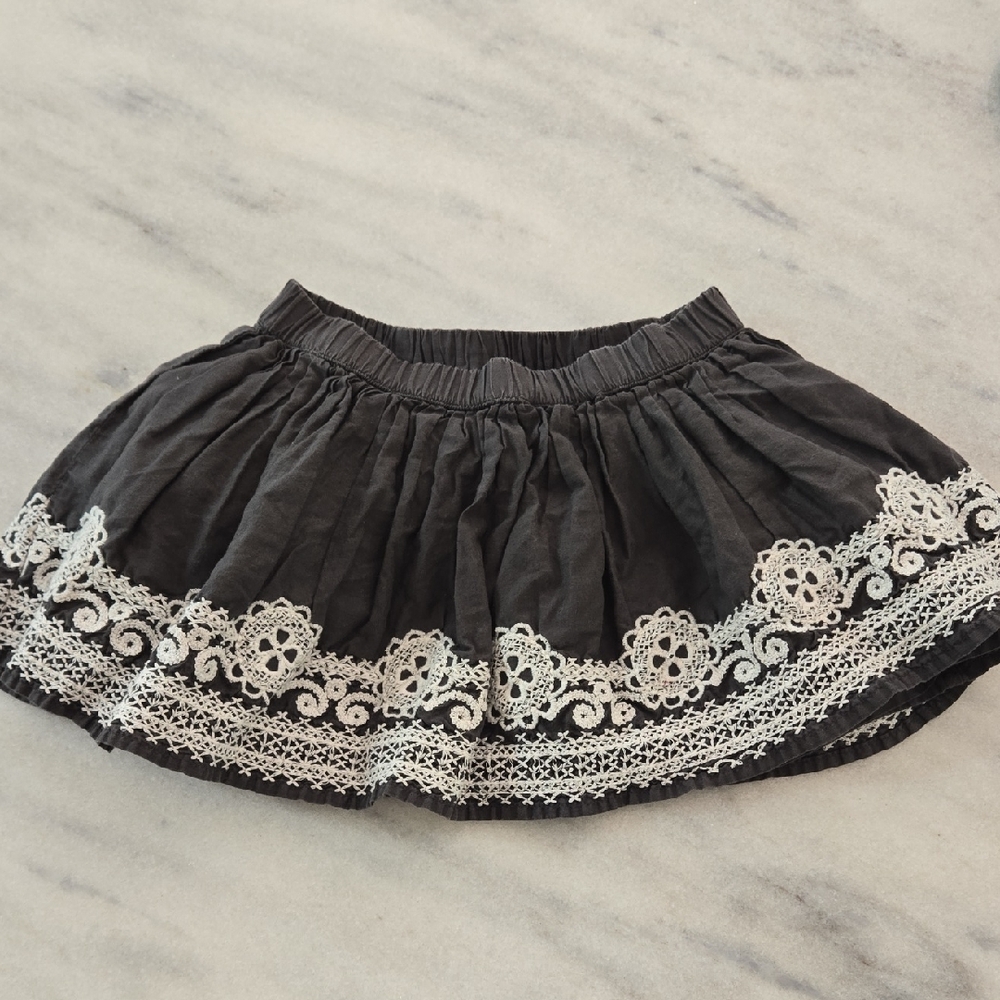 GAP Gray Mini Skirt with White Lace